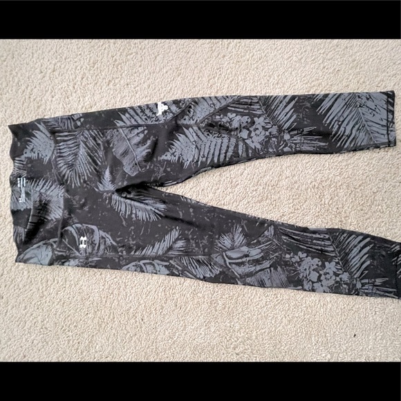 Under Armour Pants - Under Armour leggings size M
